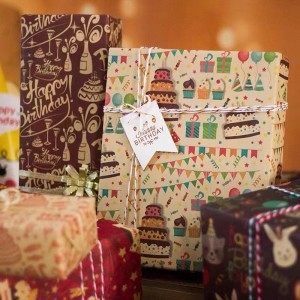 Τυπωμένο χαρτί περιτύλιγμα χαρτιού για γενέθλια προσαρμοσμένο λογότυπο τυπωμένο 60g/70g/80g/90g/100g πακέτο δώρου δώρου πολύχρωμο δώρο χαρτί περιτύλιγμα χαρτιού kraft χαρτί kraft χαρτί